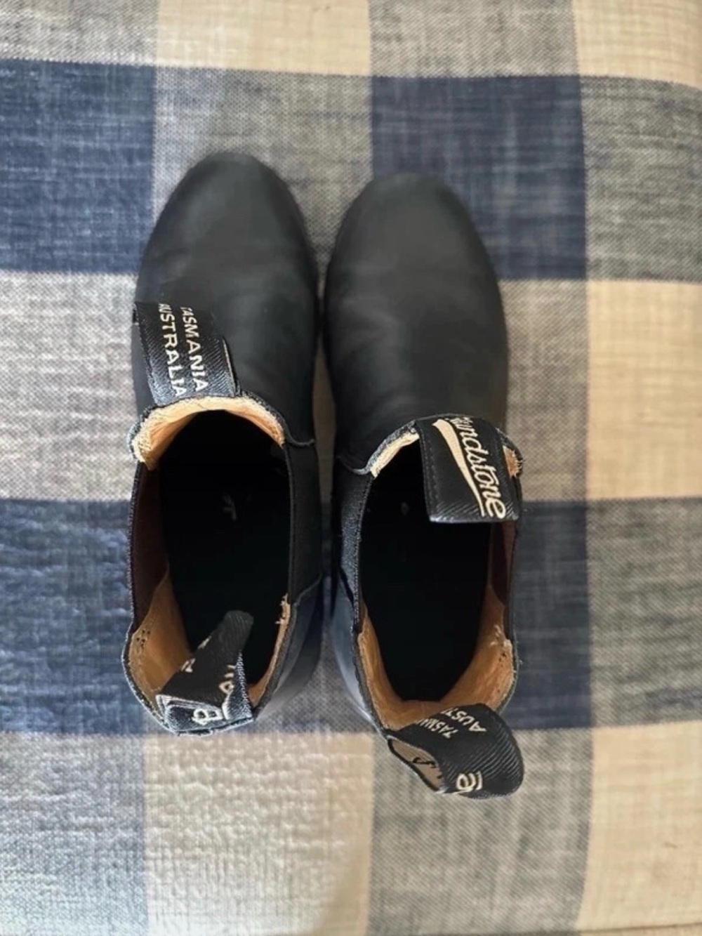 Blundstone Black Leather Chelsea Ankle Boots with Tan Lining